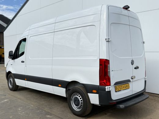 Mercedes-Benz eSprinter 312 55 kWh L2H2 Elektrisch 145km WLTP 92,6% (SOH) 80kw Snelladen Climate Control Camera ActivLease financial lease