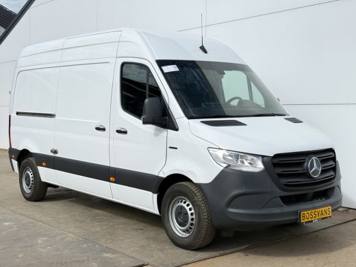 Mercedes-Benz eSprinter 312 55 kWh L2H2 Elektrisch 145km WLTP 92,6% (SOH) 80kw Snelladen Climate Control Camera ActivLease financial lease