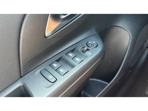 Opel Corsa 1.2 TURBO 100PK GS-LINE / NAVI / AIRCO / LED / PDC / 16" LMV / BLUETOOTH / CRUISECONTROL !! ActivLease financial lease