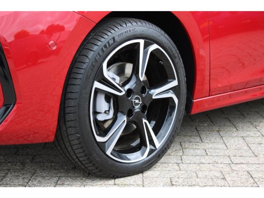 Opel Corsa Ultimate | 17" Lichtmetalen velgen, Diamond Cut | Dode hoek waarschuwing | Draadloze telefoonlader ActivLease financial lease