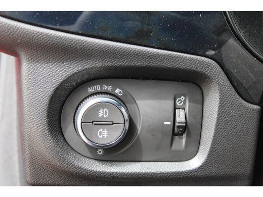 Opel Corsa Ultimate | 17" Lichtmetalen velgen, Diamond Cut | Dode hoek waarschuwing | Draadloze telefoonlader ActivLease financial lease