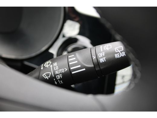 Opel Corsa Ultimate | 17" Lichtmetalen velgen, Diamond Cut | Dode hoek waarschuwing | Draadloze telefoonlader ActivLease financial lease