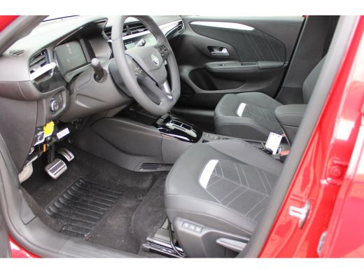 Opel Corsa Ultimate | 17" Lichtmetalen velgen, Diamond Cut | Dode hoek waarschuwing | Draadloze telefoonlader ActivLease financial lease