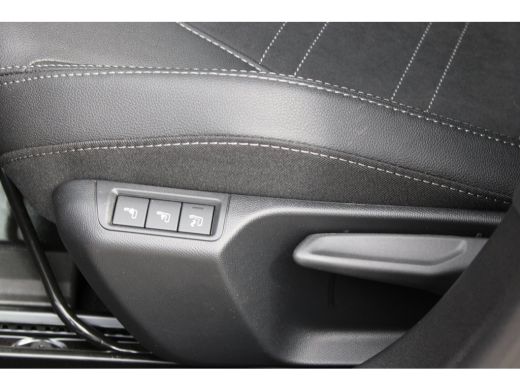 Opel Corsa Ultimate | 17" Lichtmetalen velgen, Diamond Cut | Dode hoek waarschuwing | Draadloze telefoonlader ActivLease financial lease