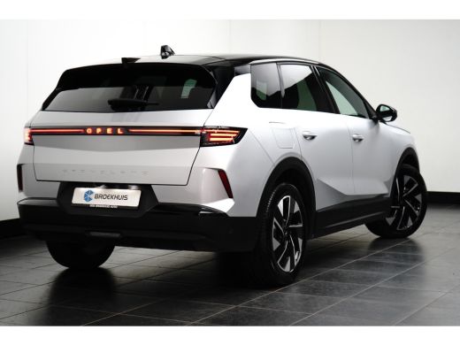 Opel Grandland 1.2 Turbo Hybrid GS / Navigatie / 360 Camera / Head-up display / Keyless / Parkeersensoren / Stuu... ActivLease financial lease