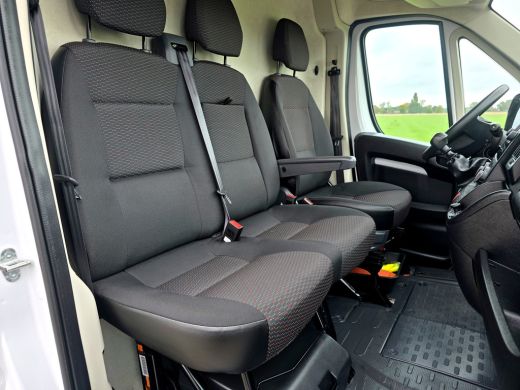 Peugeot Boxer 435 2.2 BlueHDi L4 H3 - 165 Pk - Euro 6 - Airco - ParkeerCamera - Laadklep ActivLease financial lease