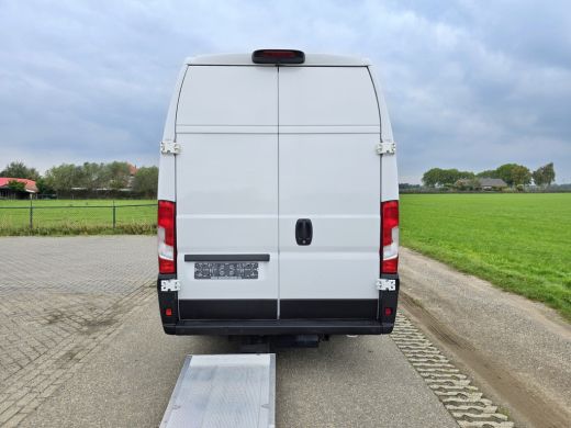 Peugeot Boxer 435 2.2 BlueHDi L4 H3 - 165 Pk - Euro 6 - Airco - ParkeerCamera - Laadklep ActivLease financial lease