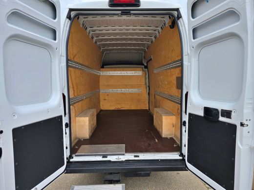 Peugeot Boxer 435 2.2 BlueHDi L4 H3 - 165 Pk - Euro 6 - Airco - ParkeerCamera - Laadklep ActivLease financial lease
