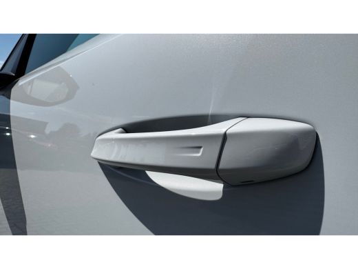 Peugeot e-3008 73KWH GT AVANTAGE 214PK / NAVI / LEDER / CLIMA / FULL-LED / 20" LMV / KEYLESS / WARMTEPOMP / 360&deg;... ActivLease financial lease