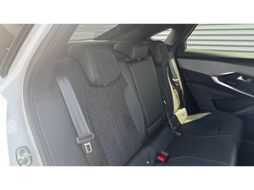 Peugeot e-3008 73KWH GT AVANTAGE 214PK / NAVI / LEDER / CLIMA / FULL-LED / 20" LMV / KEYLESS / WARMTEPOMP / 360&deg;... ActivLease financial lease