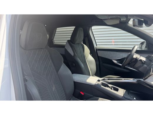Peugeot e-3008 73KWH GT AVANTAGE 214PK / NAVI / LEDER / CLIMA / FULL-LED / 20" LMV / KEYLESS / WARMTEPOMP / 360&deg;... ActivLease financial lease