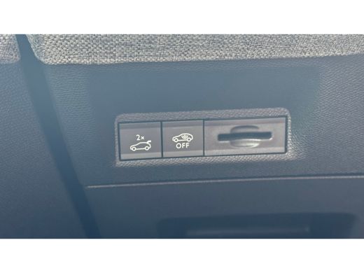 Peugeot e-3008 73KWH GT AVANTAGE 214PK / NAVI / LEDER / CLIMA / FULL-LED / 20" LMV / KEYLESS / WARMTEPOMP / 360&deg;... ActivLease financial lease