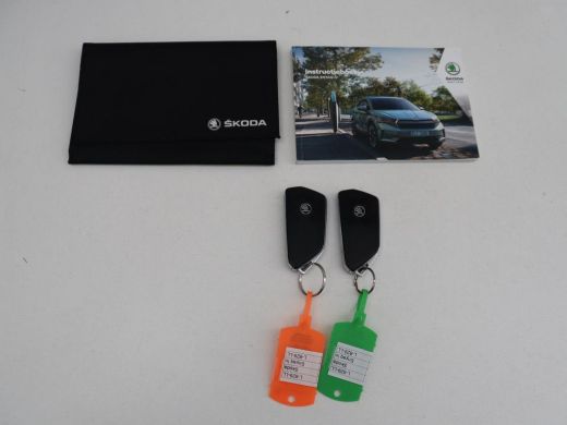 Skoda Enyaq iV | SOH 92,4% | Panoramadak | Stoel/stuur verwarming | Half leder | Adaptive cruise | Carplay | Vir... ActivLease financial lease