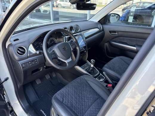 Suzuki Vitara 1.4 Boosterjet Smart Hybrid Style **KEYLESS/ STOELVERWARMING/ DODEHOEK DETECTIE** ActivLease financial lease