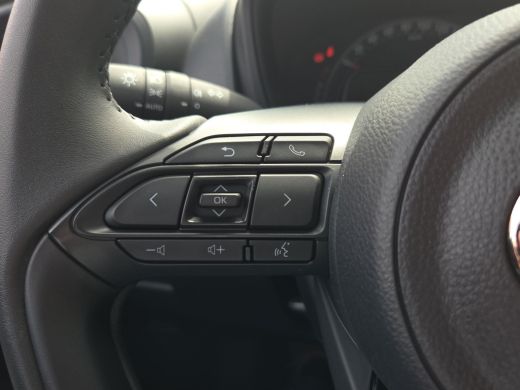 Toyota Aygo 1.0 VVT-i MT Play | BTW Auto | Apple CarPlay | Adapt. Cruise | Rijklaar incl. garantie | ActivLease financial lease