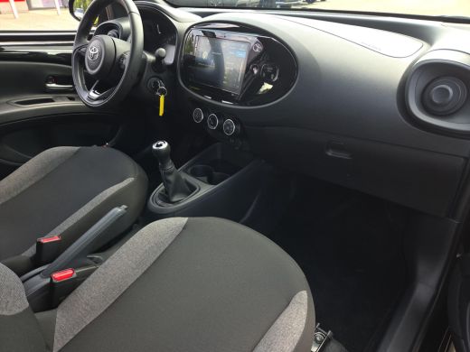 Toyota Aygo 1.0 VVT-i MT Play | BTW Auto | Apple CarPlay | Adapt. Cruise | Rijklaar incl. garantie | ActivLease financial lease