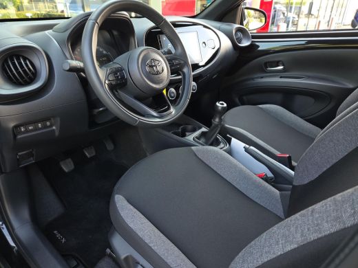 Toyota Aygo 1.0 VVT-i MT Play | BTW Auto | Apple CarPlay | Adapt. Cruise | Rijklaar incl. garantie | ActivLease financial lease