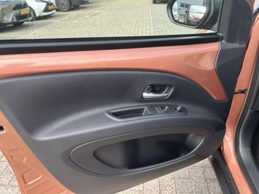 Toyota Aygo Hybrid 115 envy ActivLease financial lease