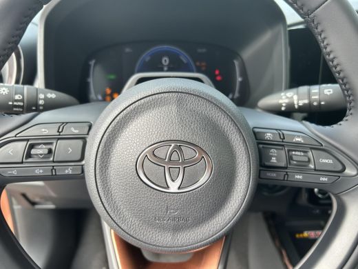 Toyota Aygo Hybrid 115 envy ActivLease financial lease