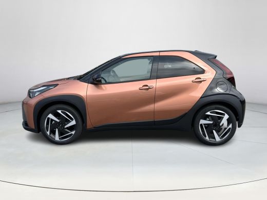 Toyota Aygo Hybrid 115 envy ActivLease financial lease