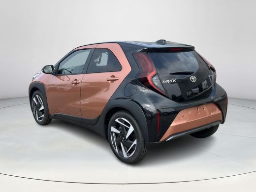 Toyota Aygo Hybrid 115 envy ActivLease financial lease