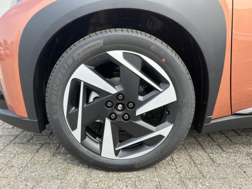Toyota Aygo Hybrid 115 envy ActivLease financial lease