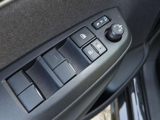 Toyota Yaris 1.5 Hybrid 115 Dynamic Comfort Pack | NL Auto | BTW Auto | Rijklaar incl. garantie | ActivLease financial lease