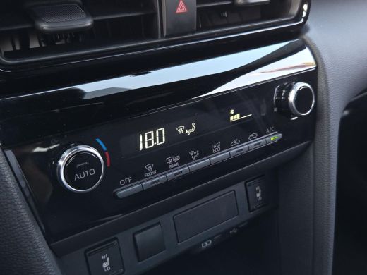 Toyota Yaris Cross 1.5 Hybrid 115 Dynamic Comfort Pack | NL Auto | BTW Auto | Apple CarPlay | Rijklaar incl. garantie | ActivLease financial lease