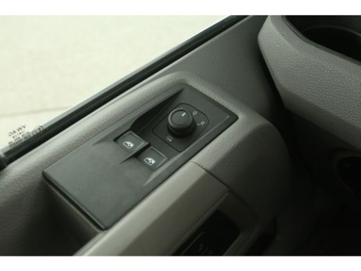 Volkswagen Crafter 2.0 TDI L3H3 140PK | 3000kg Trekgew. |  Airco | 3 Zits | Trekhaak | Elektrpakket ActivLease financial lease