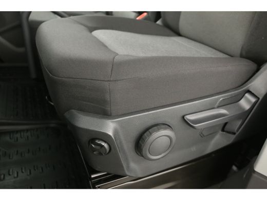 Volkswagen Crafter 2.0 TDI L3H3 140PK | 3000kg Trekgew. |  Airco | 3 Zits | Trekhaak | Elektrpakket ActivLease financial lease