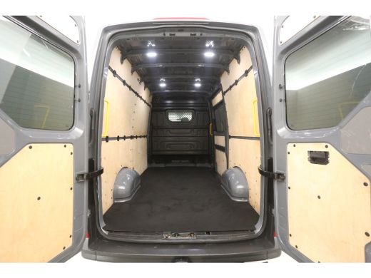 Volkswagen Crafter 2.0 TDI L3H3 140PK | 3000kg Trekgew. |  Airco | 3 Zits | Trekhaak | Elektrpakket ActivLease financial lease