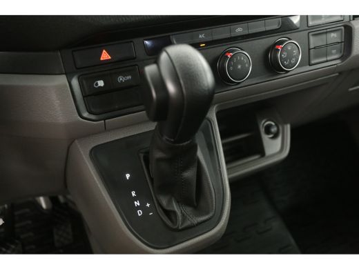 Volkswagen Crafter 2.0 TDI L3H3 140PK | 3000kg Trekgew. | Automaat | Airco | Cruise | Camera | Carplay | LED | Navi ... ActivLease financial lease