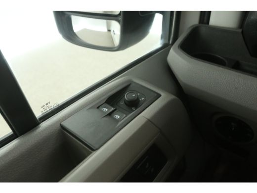 Volkswagen Crafter 2.0 TDI L3H3 140PK | 3000kg Trekgew. | Automaat | Airco | Cruise | Camera | Carplay | LED | Navi ... ActivLease financial lease