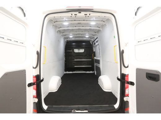 Volkswagen Crafter 2.0 TDI L3H3 140PK | 3000kg Trekgew. | Automaat | Airco | Cruise | Camera | Carplay | LED | Navi ... ActivLease financial lease
