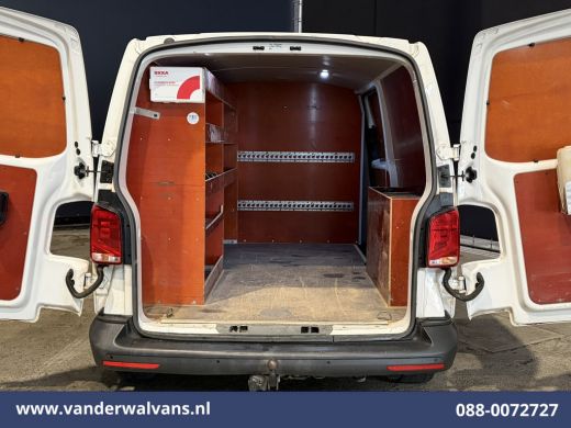 Volkswagen Transporter 2.0 TDI 150pk L2H1 Euro6 Airco | Camera | Apple Carplay | 2500kg Trekhaak | Cruisecontrol Android... ActivLease financial lease