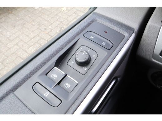 Volkswagen Transporter 2.0 TDI L1 H1 4Motion Automaat Bulli ActivLease financial lease