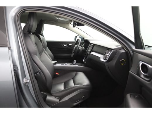 Volvo  V60 2.0 B3 Advantage | Leder | Adaptive Cruise | BLIS | Trekhaak | Camera | CarPlay/Android Auto | St... ActivLease financial lease