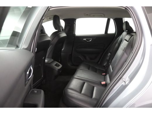 Volvo  V60 2.0 B3 Advantage | Leder | Adaptive Cruise | BLIS | Trekhaak | Camera | CarPlay/Android Auto | St... ActivLease financial lease