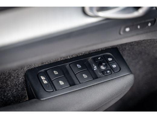 Volvo  XC40 T5 262PK Plus Bright | HK Audio | Memory | Cruise | Stoel&Stuur Verw. | 18'' ActivLease financial lease