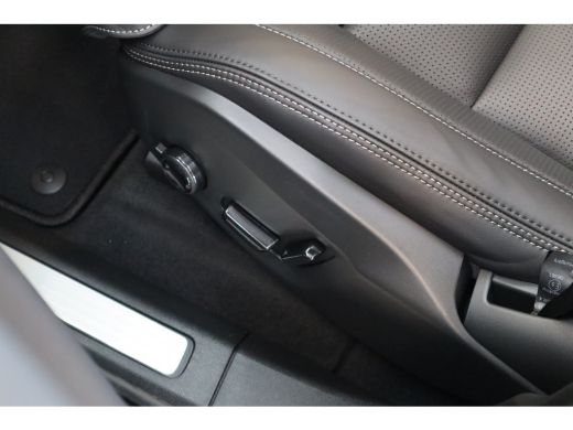 Volvo  XC60 T8 406PK Ultra Executive Black Edition | Luchtvering | B&W Audio | 360 | Gelam Glas | Getint Glas... ActivLease financial lease