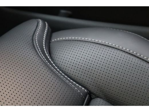 Volvo  XC60 T8 406PK Ultra Executive Black Edition | Luchtvering | B&W Audio | 360 | Gelam Glas | Getint Glas... ActivLease financial lease