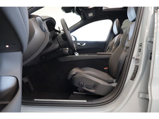 Volvo  XC60 T8 406PK Ultra Executive Black Edition | Luchtvering | B&W Audio | 360 | Gelam Glas | Getint Glas... ActivLease financial lease