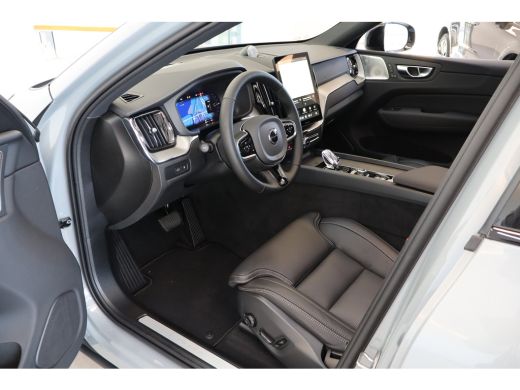 Volvo  XC60 T8 406PK Ultra Executive Black Edition | Luchtvering | B&W Audio | 360 | Gelam Glas | Getint Glas... ActivLease financial lease