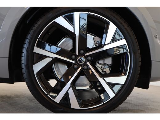 Volvo  XC60 T8 406PK Ultra Executive Black Edition | Luchtvering | B&W Audio | 360 | Gelam Glas | Getint Glas... ActivLease financial lease