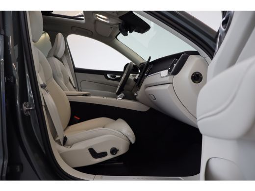 Volvo  XC60 T8 406PK Ultra Executive Edition Bright | Luchtvering | B&W Audio | Gelam Glas | Massage | 360 ActivLease financial lease