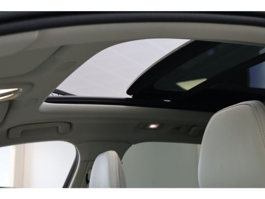 Volvo  XC60 T8 406PK Ultra Executive Edition Bright | Luchtvering | B&W Audio | Gelam Glas | Massage | 360 ActivLease financial lease