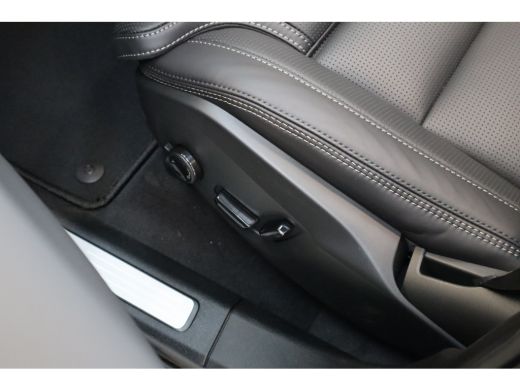 Volvo  XC60 T8 406PK Ultra Executive Edition Dark | Executive | Luchtvering | B&W | 22" | Massage | HUD ActivLease financial lease