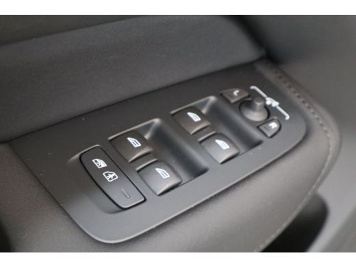 Volvo  XC60 T8 406PK Ultra Executive Edition Dark | Executive | Luchtvering | B&W | 22" | Massage | HUD ActivLease financial lease