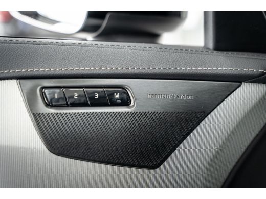Volvo  XC90 T8 455PK Ultimate Dark | Luchtvering | HK Audio | Trekhaak | Getint Glas | 360 | Guard Alarm | 20'' ActivLease financial lease