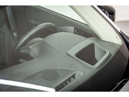 Volvo  XC90 T8 455PK Ultimate Dark | Luchtvering | HK Audio | Trekhaak | Getint Glas | 360 | Guard Alarm | 20'' ActivLease financial lease